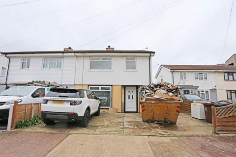 3 bedroom semi-detached house to rent, Durban Gardens, Dagenham, RM10