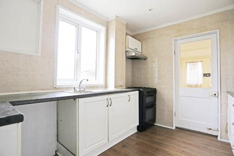3 bedroom semi-detached house to rent, Durban Gardens, Dagenham, RM10