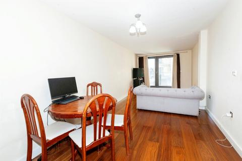 1 bedroom flat for sale, High Street, Slough
