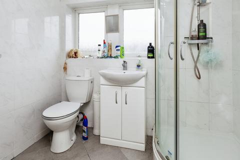 4 bedroom end of terrace house for sale, Bromycroft Road, Slough