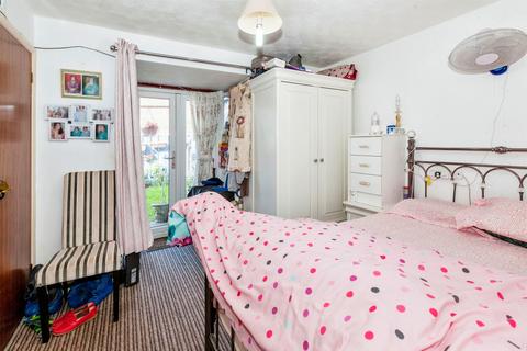 undefined, Oatlands Drive, Slough
