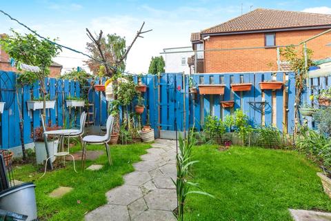 1 bedroom apartment for sale, Oatlands Drive, Slough