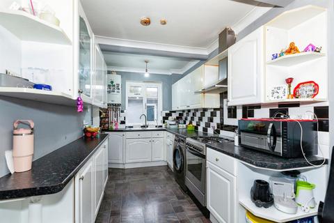 2 bedroom terraced house for sale, Elliman Avenue, Slough