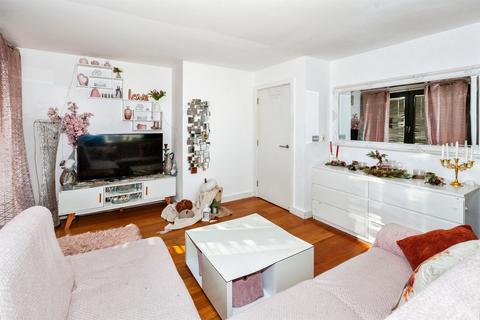 1 bedroom flat for sale, High Street, Slough