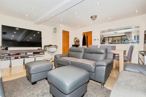undefined, Rochfords Gardens, Slough