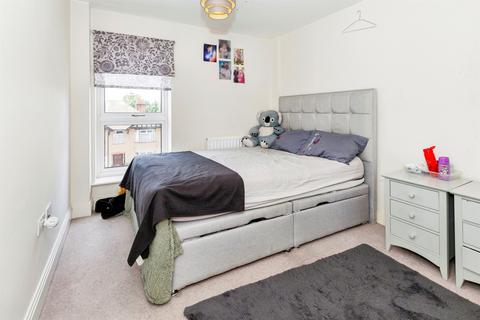 2 bedroom flat for sale, Windsor Road, SLOUGH