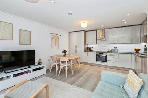 2 bedroom flat for sale, Windsor Road, Slough