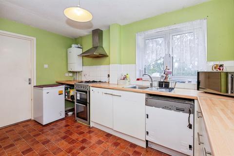 3 bedroom flat for sale, Rochfords Gardens, Slough