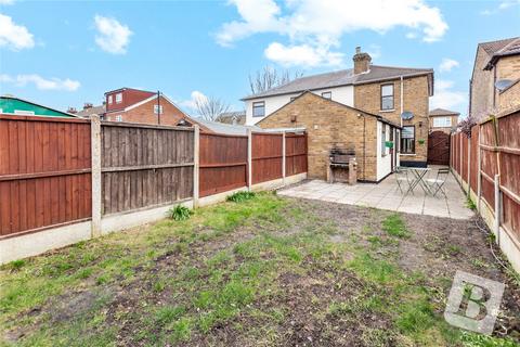 2 bedroom semi-detached house for sale, Shaftesbury Road, Romford, RM1