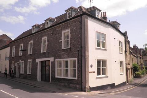 1 bedroom apartment to rent, North Parade, FROME