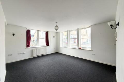 1 bedroom apartment to rent, North Parade, FROME