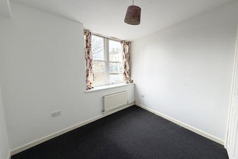 1 bedroom apartment to rent, North Parade, FROME