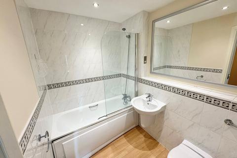 2 bedroom apartment to rent, Newhall Court, Birmingham, B3