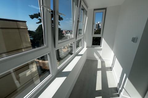 2 bedroom apartment to rent, West Cliff Road, Bournemouth, BH2
