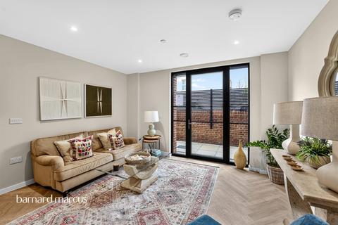 1 bedroom ground floor flat for sale, Fallsbrook Road, London