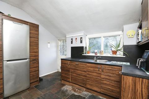 3 bedroom detached house for sale, London Road, Teynham, Sittingbourne