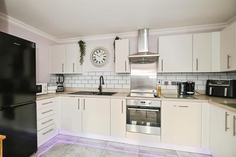 2 bedroom flat for sale, Jubilee Street, Sittingbourne