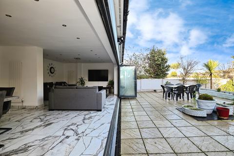 5 bedroom detached house for sale, Southsea Avenue, Minster On Sea, Sheerness