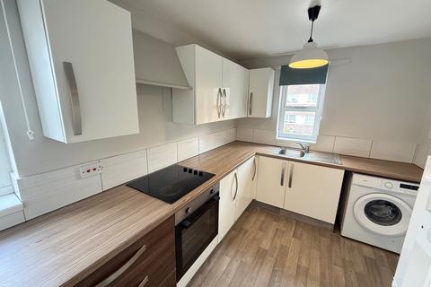 2 bedroom flat to rent, Mapperley Road, Nottingham, NG3