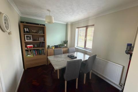 3 bedroom semi-detached house for sale, Tawny Owl Close, Swindon