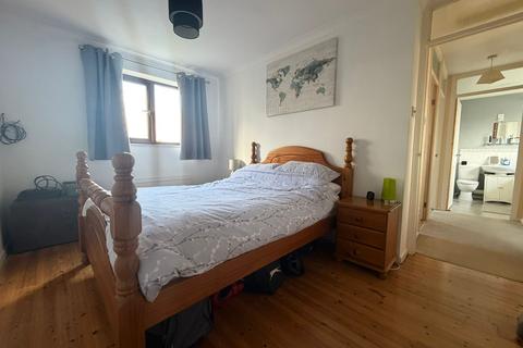 3 bedroom semi-detached house for sale, Tawny Owl Close, Swindon