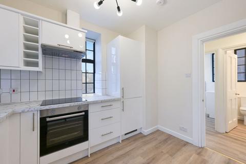 2 bedroom flat to rent, King Street, London, W6