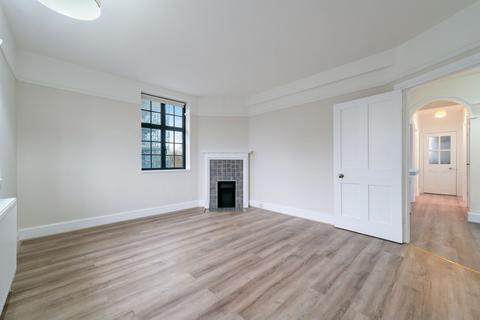 2 bedroom flat to rent, King Street, London, W6