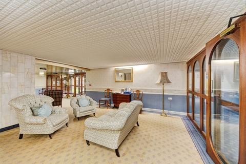 1 bedroom flat for sale, Maplebeck Court, Solihull