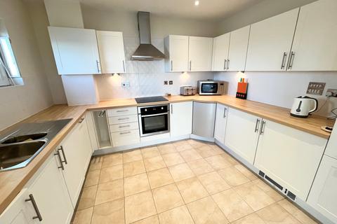 3 bedroom apartment to rent, Lifeboat Quay, Poole, BH15