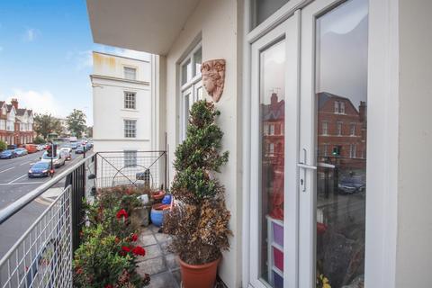 2 bedroom flat for sale, Regent Street, Leamington Spa