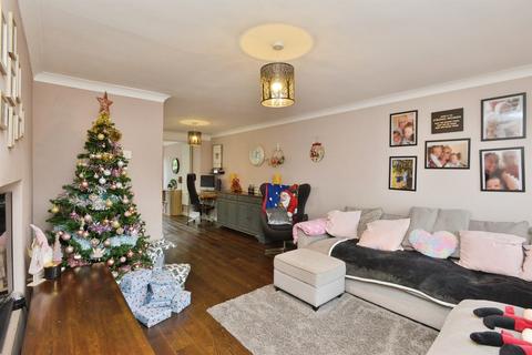 4 bedroom semi-detached house for sale, Porters Close, Deanshanger, Milton Keynes