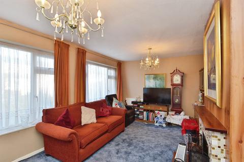 3 bedroom detached house for sale, High View, Deanshanger, Milton Keynes