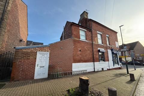 3 bedroom flat to rent, Colwick Road, Nottingham, NG2