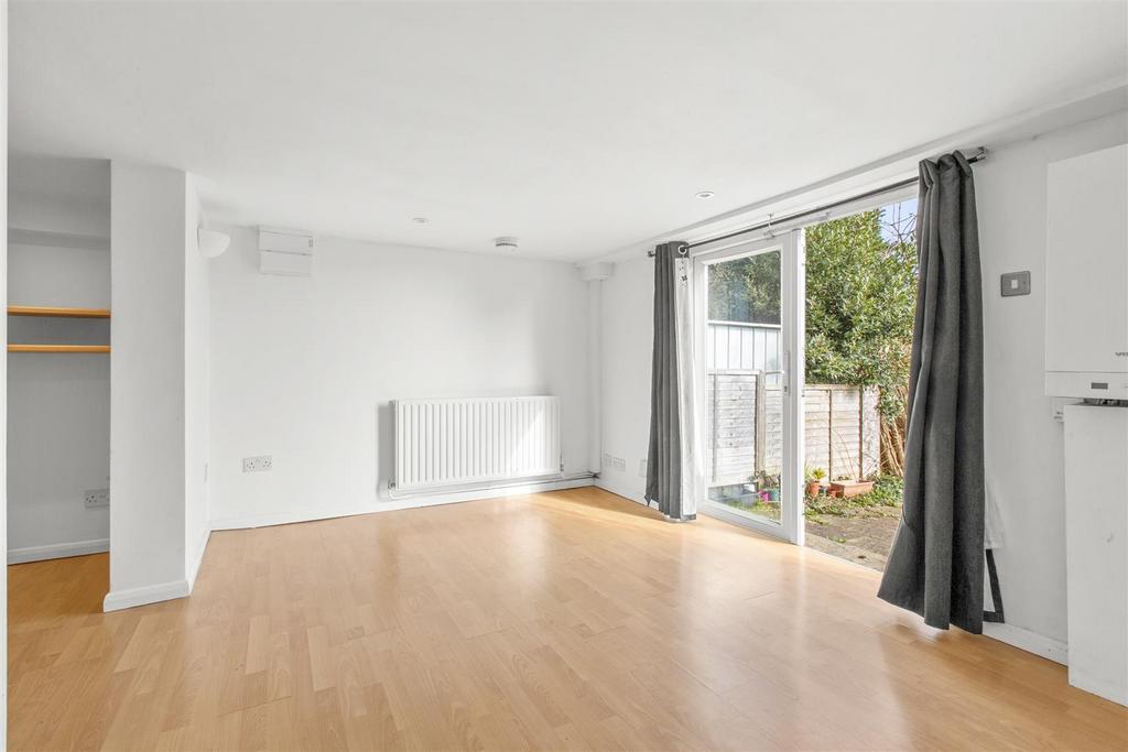 3 Hepplewhite Close, HP13 6 BZ-11.jpg