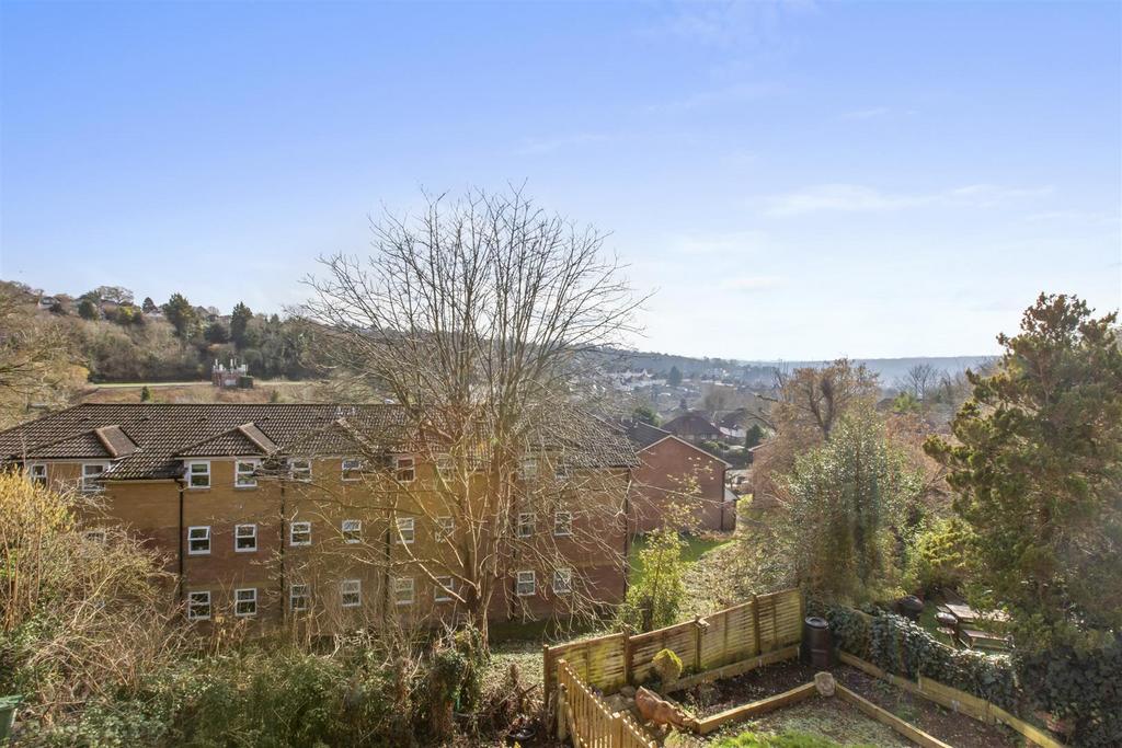 3 Hepplewhite Close, HP13 6 BZ-4.jpg