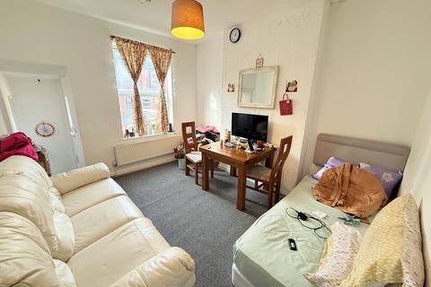 1 bedroom house to rent, Burford Road, Nottingham, NG7