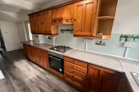 3 bedroom property to rent, Cranes Park Road, BIRMINGHAM, B26