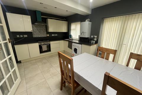 3 bedroom property to rent, Sheaf Lane, BIRMINGHAM, B26