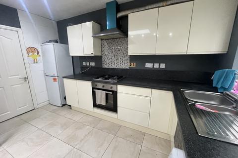 3 bedroom property to rent, Sheaf Lane, BIRMINGHAM, B26