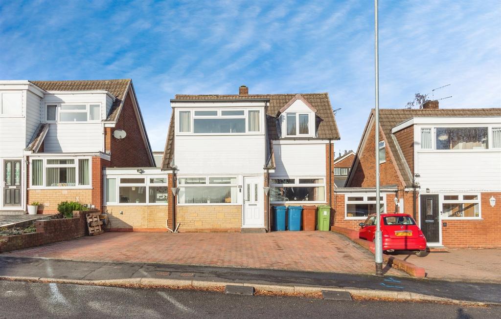 Springvale Rise Springvale Rise, STAFFORD 5 bed detached house - £325,000