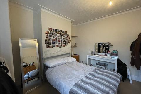 3 bedroom house to rent, Newcombe Road, Southampton, SO15
