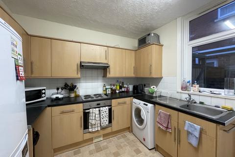 3 bedroom house to rent, Newcombe Road, Southampton, SO15