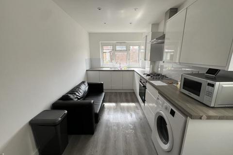 undefined, Oxford Avenue, Southampton, SO14