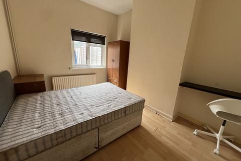 undefined, Oxford Avenue, Southampton, SO14