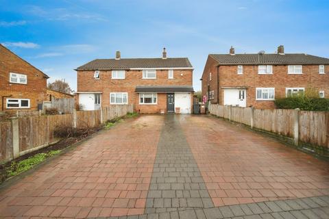 3 bedroom semi-detached house for sale, Hollybush Road, Luton