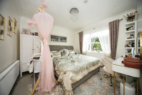3 bedroom detached bungalow for sale, Exton Avenue, Luton