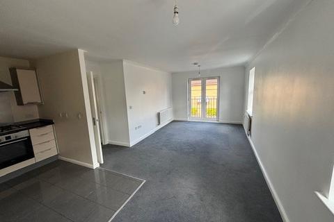 2 bedroom flat to rent, Piper Way, Ilford, IG1