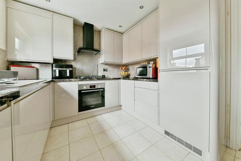 3 bedroom end of terrace house for sale, Carisbrooke Close, Off Hertford Road, Stevenage