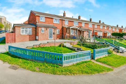 5 bedroom semi-detached house for sale, Spring Drive, Stevenage