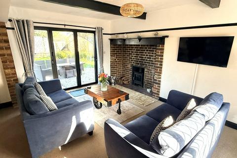 3 bedroom detached house for sale, New Lydd Road, Camber TN31